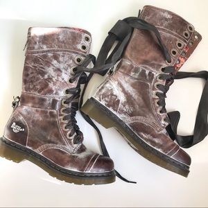 New Dr Martens Triumph Brown Leather Roses